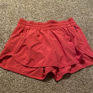 Lululemon tracker shorts